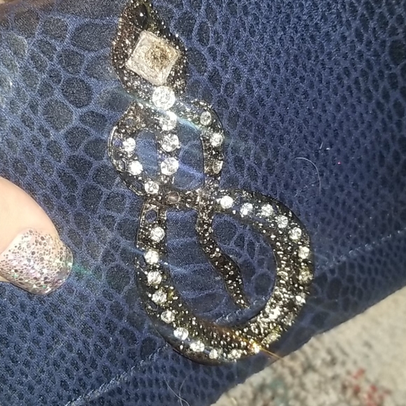 Cold Hearted Clutch w/Rhinestone details - Picture 2 of 7